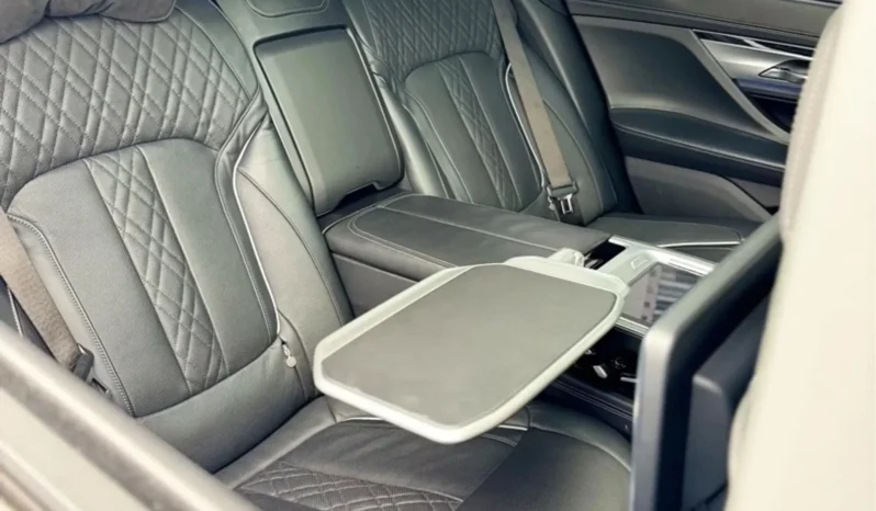 
								BMW 750Li cheio									