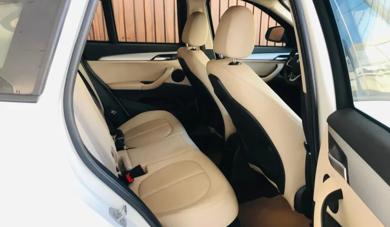 
								BMW X1 cheio									