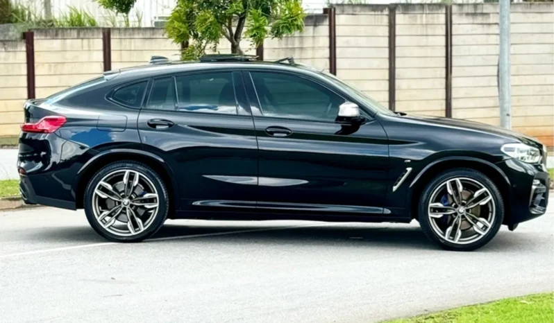 
								BMW X4 cheio									