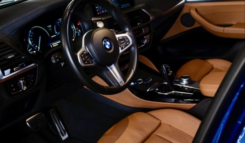 
								BMW X4 M40i cheio									