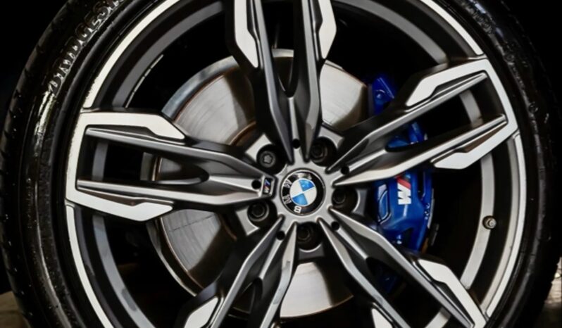 
								BMW X4 M40i cheio									