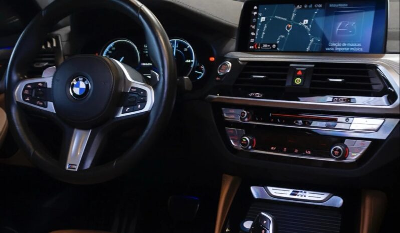 
								BMW X4 M40i cheio									