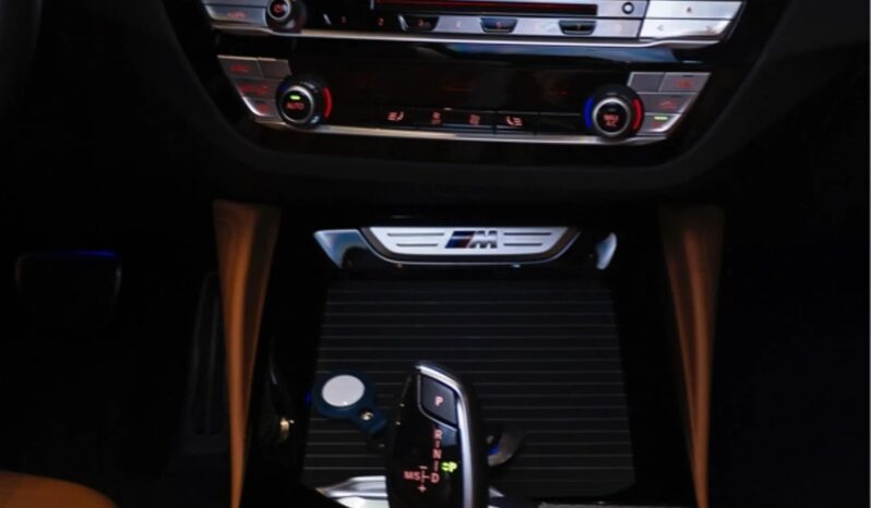 
								BMW X4 M40i cheio									