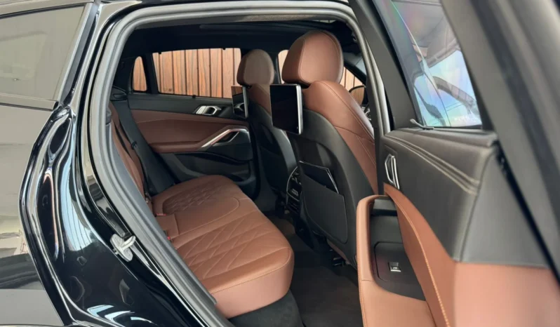 
								BMW X6 cheio									