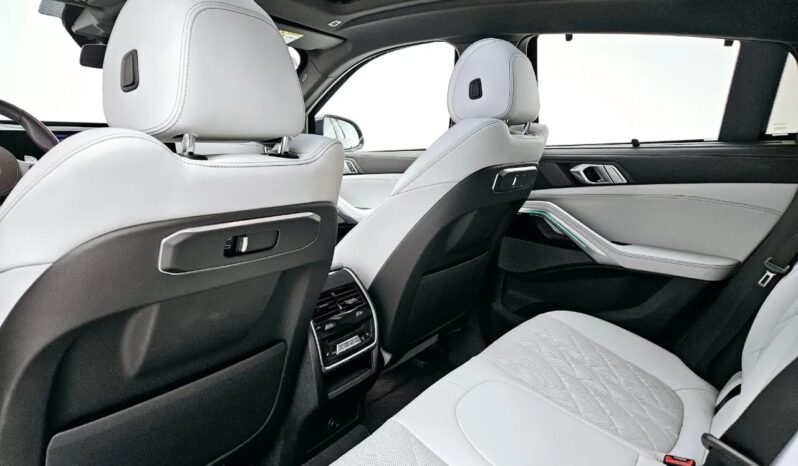 
								BMW X6 3.0 TWINPOWER XDRIVE40I M SPORT cheio									