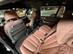 
										BMW X7 4.4 V8 M60i STEPTRONIC cheio									