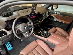 
										BMW X7 4.4 V8 M60i STEPTRONIC cheio									