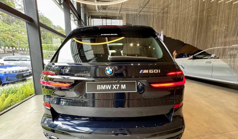
								BMW X7 4.4 V8 M60i STEPTRONIC cheio									