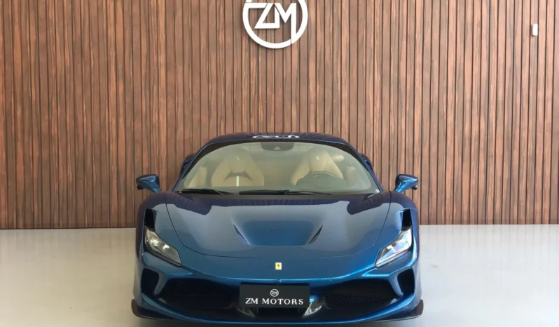
								FERRARI F8 TRIBUTO cheio									
