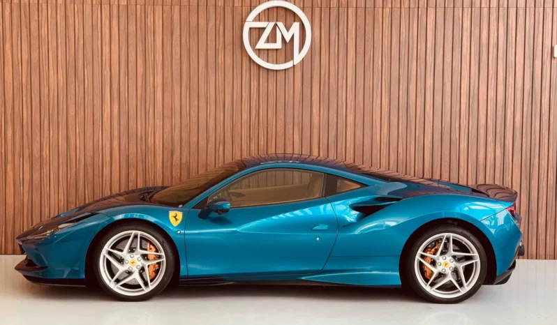 
								FERRARI F8 TRIBUTO cheio									
