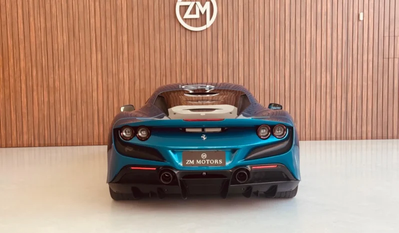 
								FERRARI F8 TRIBUTO cheio									