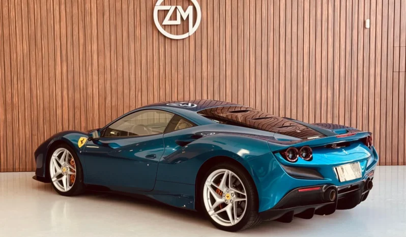 
								FERRARI F8 TRIBUTO cheio									