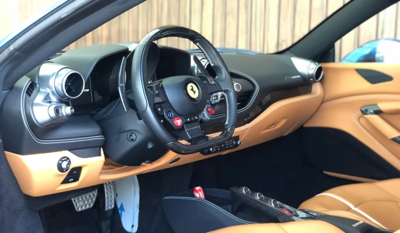 
								FERRARI F8 TRIBUTO cheio									