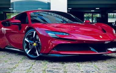 FERRARI SF90