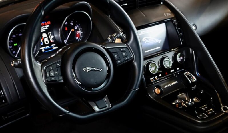 
								JAGUAR F-TYPE cheio									