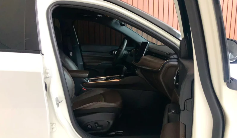 
								JEEP COMMANDER cheio									