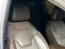 
										JEEP COMMANDER cheio									
