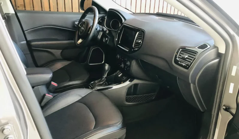 
								JEEP COMPASS cheio									