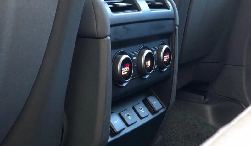 
								LAND ROVER DEFENDER cheio									