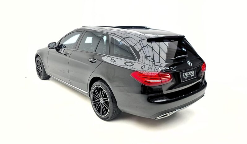 
								MERCEDES-BENZ C 300 cheio									