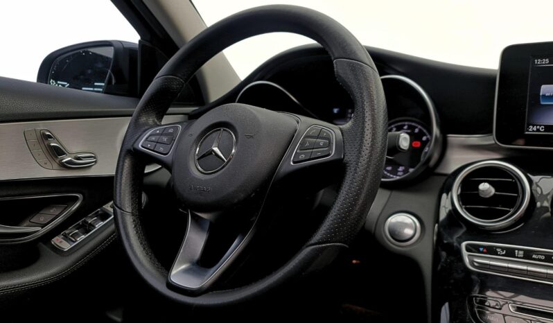 
								MERCEDES-BENZ C 300 cheio									