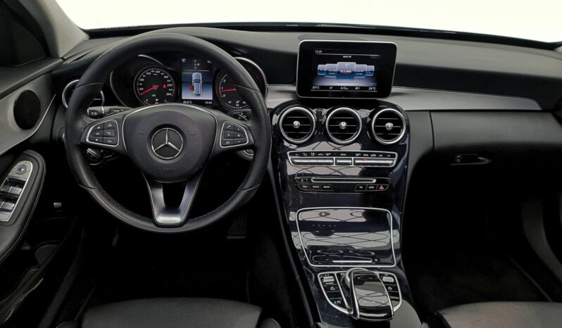 
								MERCEDES-BENZ C 300 cheio									