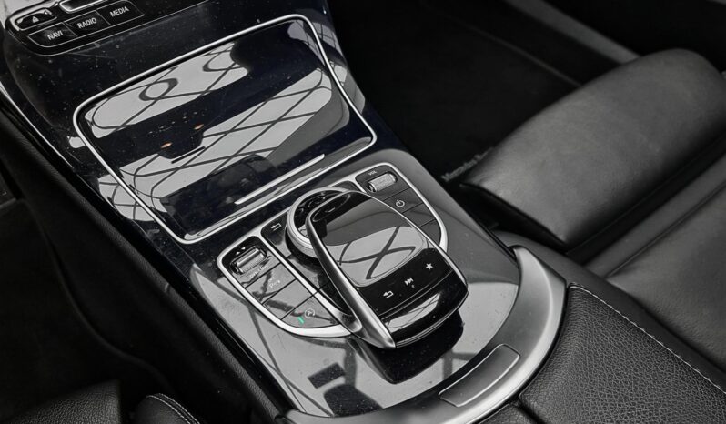 
								MERCEDES-BENZ C 300 cheio									