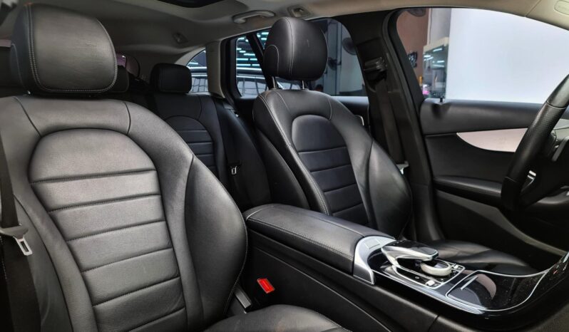 
								MERCEDES-BENZ C 300 cheio									