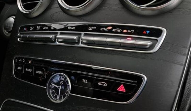 
								MERCEDES-BENZ C 300 cheio									