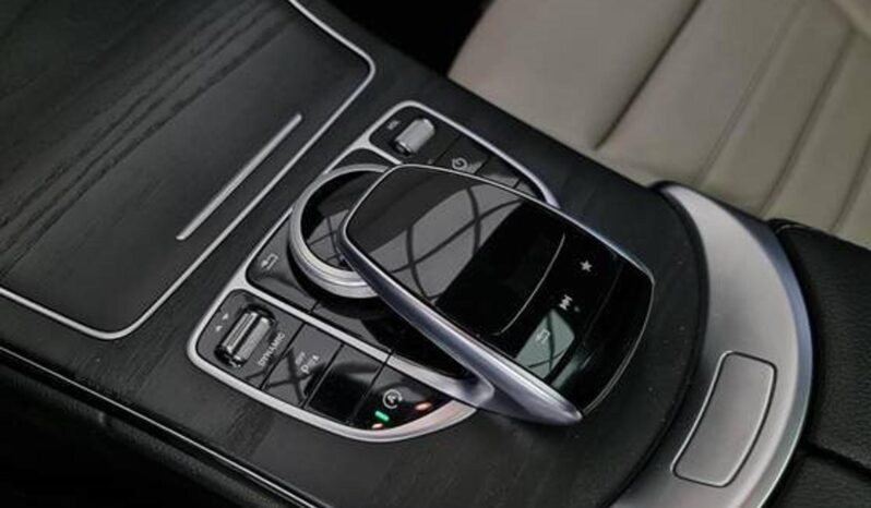 
								MERCEDES-BENZ C 300 cheio									