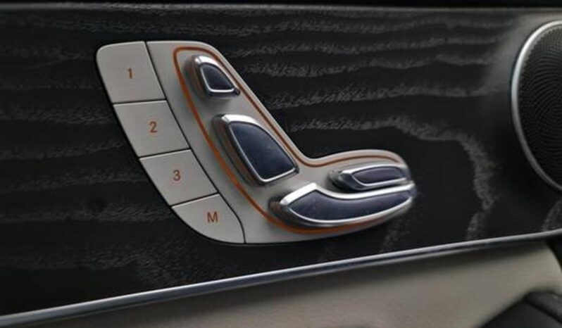 
								MERCEDES-BENZ C 300 cheio									