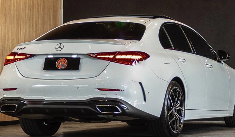 
								MERCEDES-BENZ C 300 cheio									