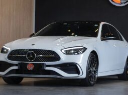 
										MERCEDES-BENZ C 300 cheio									
