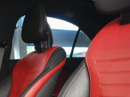 
										MERCEDES-BENZ C 300 cheio									