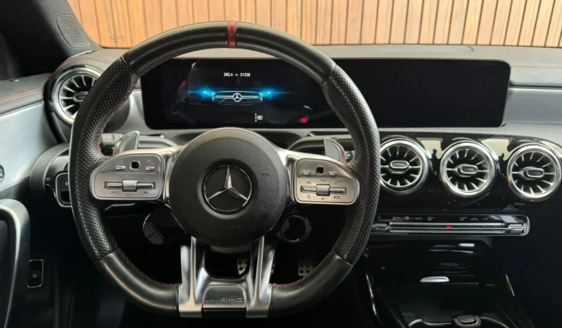 
								MERCEDES-BENZ CLA 35 AMG cheio									