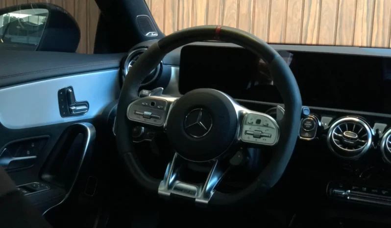 
								MERCEDES-BENZ CLA 45 AMG cheio									