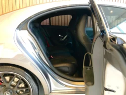 
										MERCEDES-BENZ CLA 45 AMG cheio									
