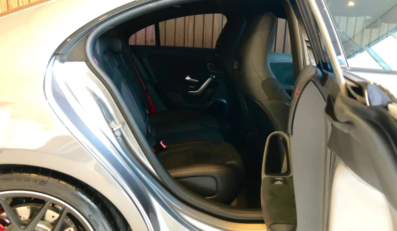 
								MERCEDES-BENZ CLA 45 AMG cheio									