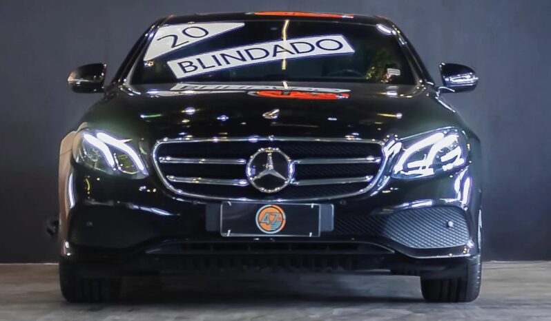 
								MERCEDES-BENZ E 300 cheio									