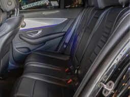 
										MERCEDES-BENZ E 300 cheio									