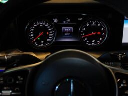 
										MERCEDES-BENZ E 300 cheio									