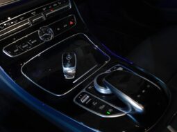 
										MERCEDES-BENZ E 300 cheio									