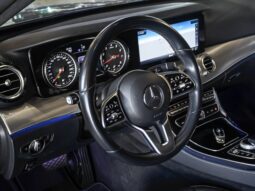 
										MERCEDES-BENZ E 300 cheio									