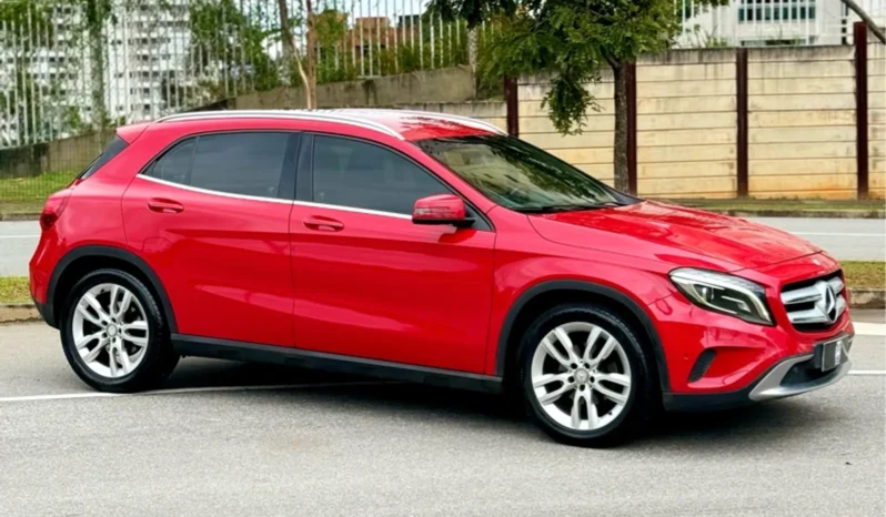
								MERCEDES-BENZ GLA 200 cheio									