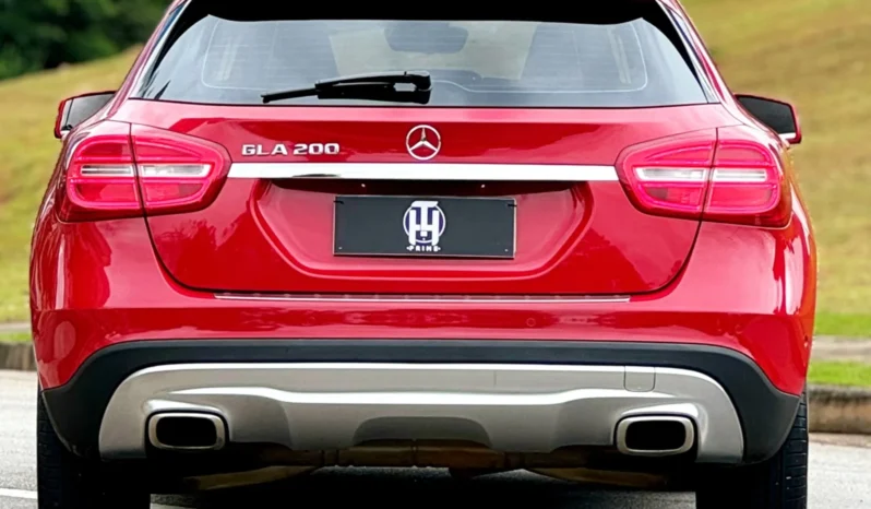 
								MERCEDES-BENZ GLA 200 cheio									