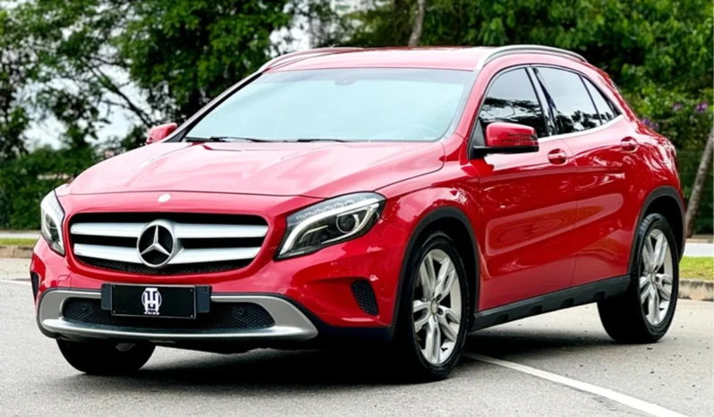 
								MERCEDES-BENZ GLA 200 cheio									