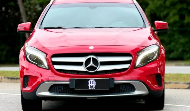 
								MERCEDES-BENZ GLA 200 cheio									
