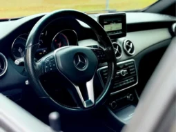 
										MERCEDES-BENZ GLA 200 cheio									