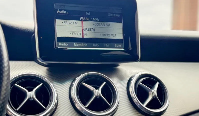 
								MERCEDES-BENZ GLA 200 cheio									