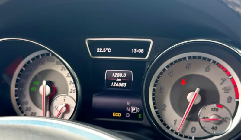 
								MERCEDES-BENZ GLA 200 cheio									